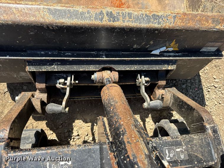 image for item EN4583 2018 Ditch Witch SK800 compact utility loader