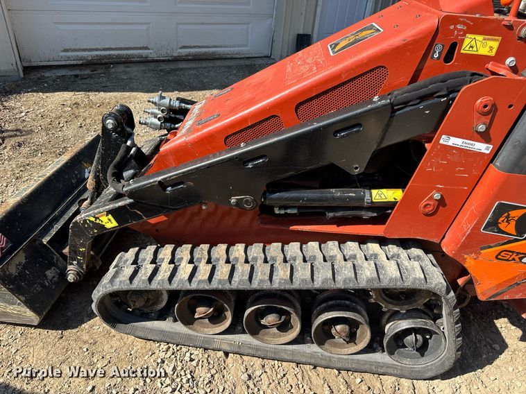 image for item EN4583 2018 Ditch Witch SK800 compact utility loader