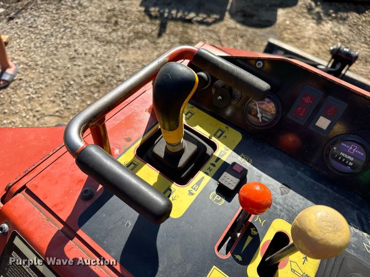 image for item EN4583 2018 Ditch Witch SK800 compact utility loader