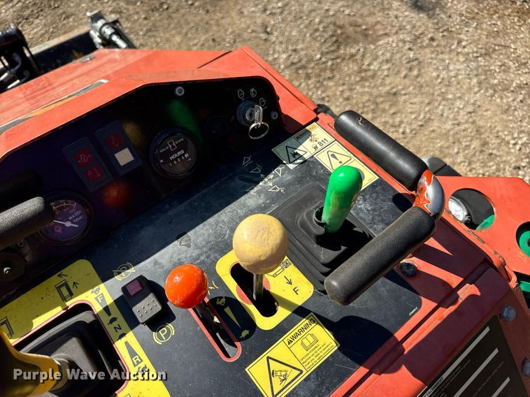 image for item EN4583 2018 Ditch Witch SK800 compact utility loader