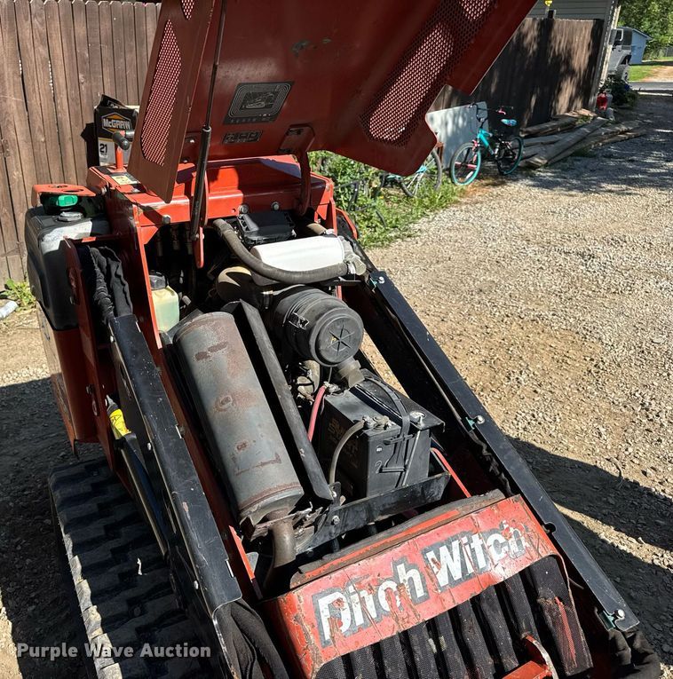 image for item EN4583 2018 Ditch Witch SK800 compact utility loader