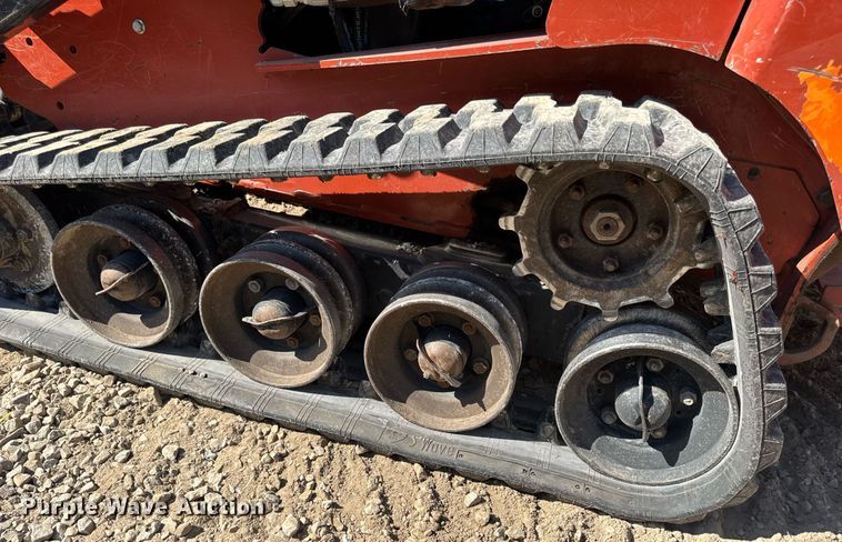 image for item EN4583 2018 Ditch Witch SK800 compact utility loader