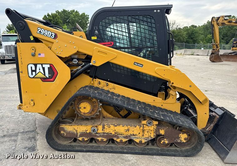image for item EN4592 2021 Caterpillar 299D3 tracked skid steer loader