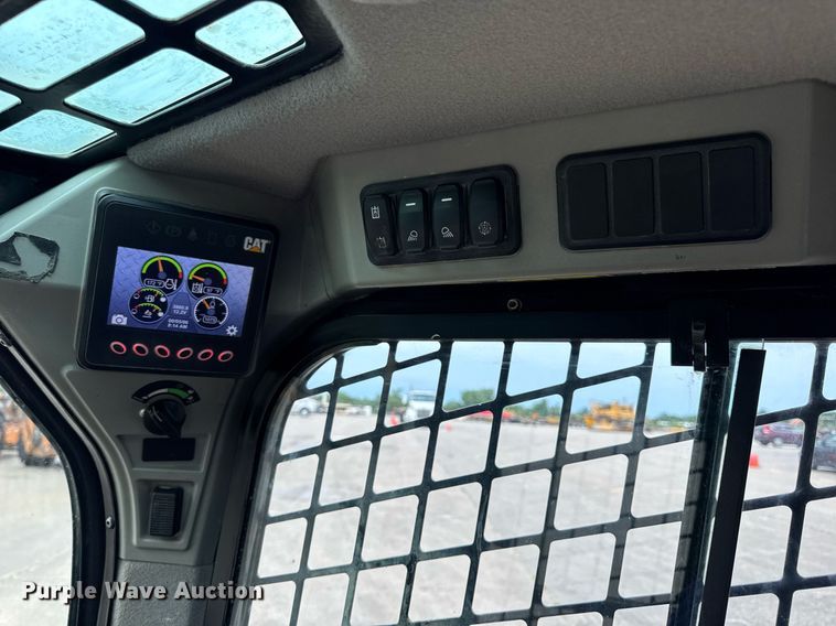 image for item EN4592 2021 Caterpillar 299D3 tracked skid steer loader