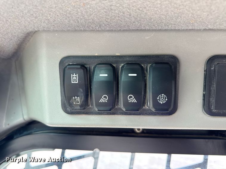 image for item EN4592 2021 Caterpillar 299D3 tracked skid steer loader