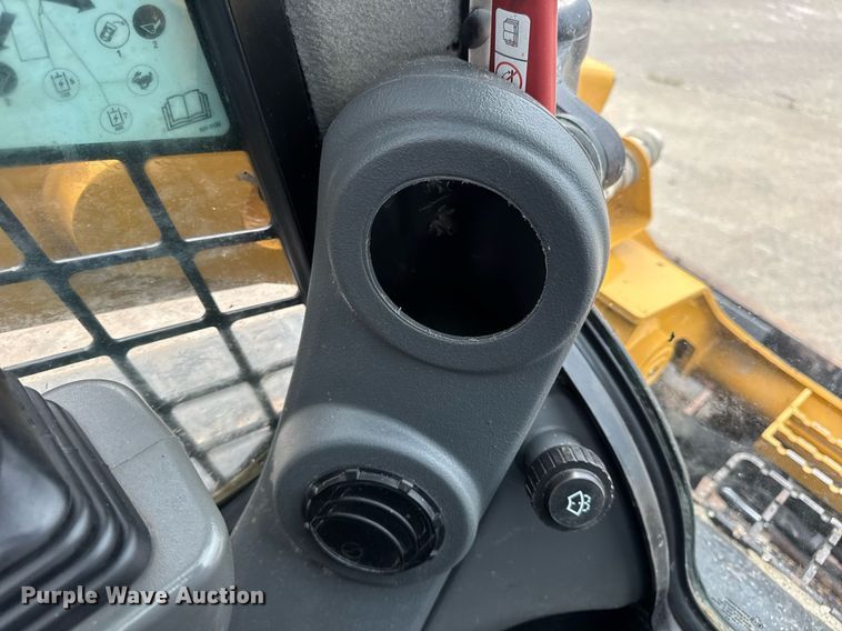 image for item EN4592 2021 Caterpillar 299D3 tracked skid steer loader