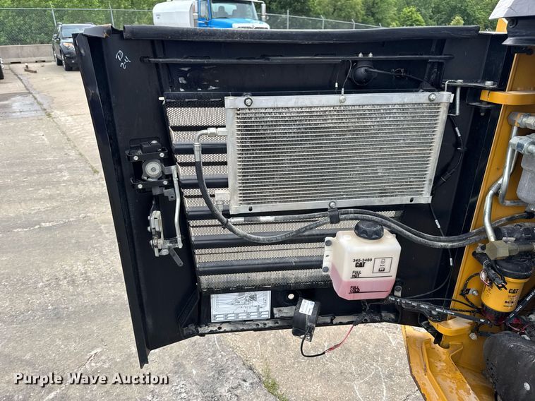 image for item EN4592 2021 Caterpillar 299D3 tracked skid steer loader