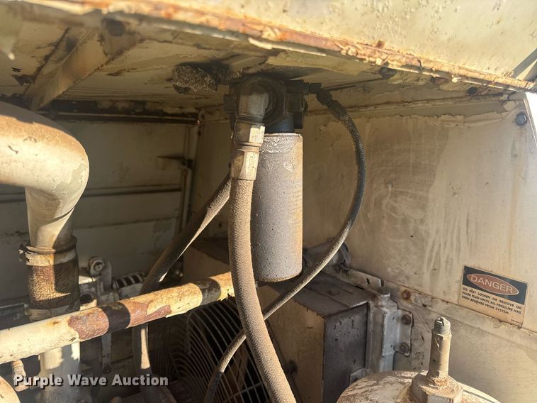 image for item EN4607 Ingersoll-Rand P-100-W-W air compressor