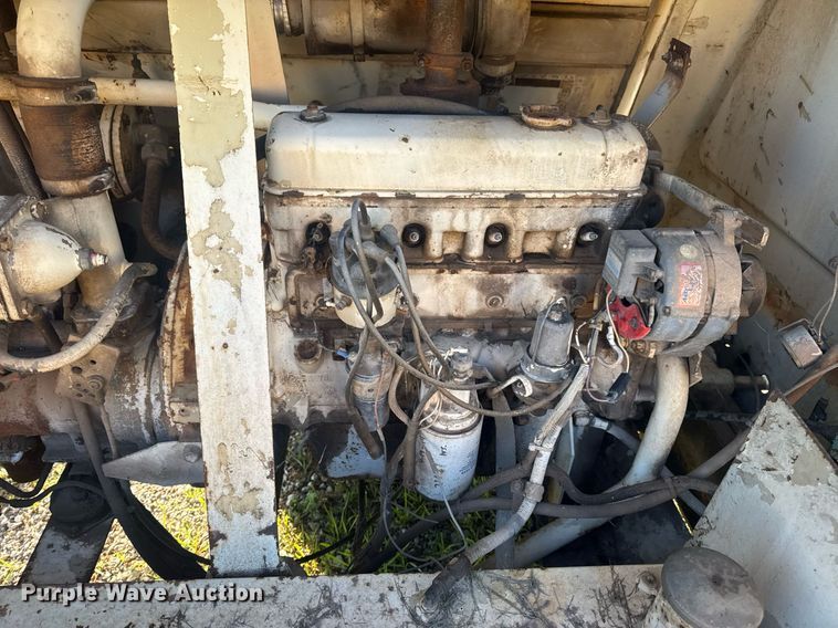 image for item EN4607 Ingersoll-Rand P-100-W-W air compressor