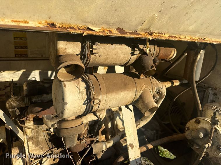 image for item EN4607 Ingersoll-Rand P-100-W-W air compressor