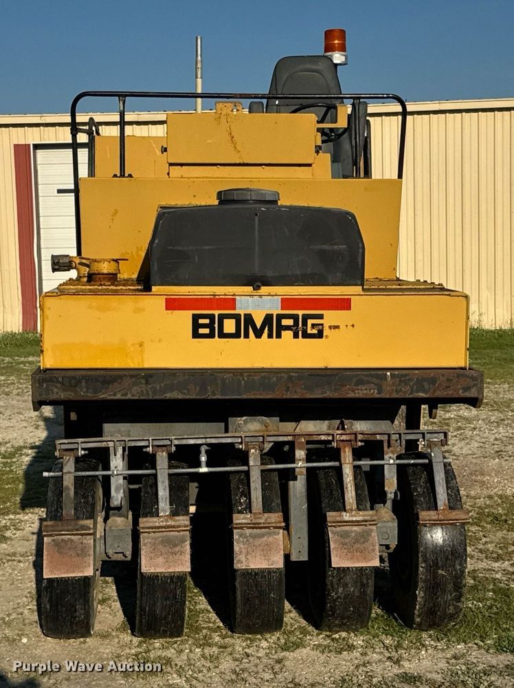 image for item EN4608 1987 Bomag BW12R pneumatic roller
