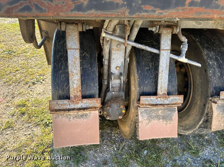 image for item EN4608 1987 Bomag BW12R pneumatic roller