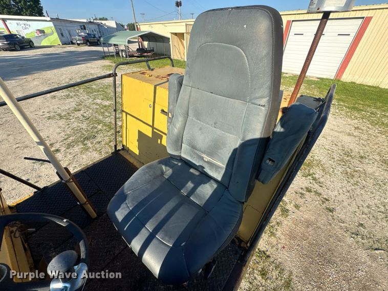 image for item EN4608 1987 Bomag BW12R pneumatic roller