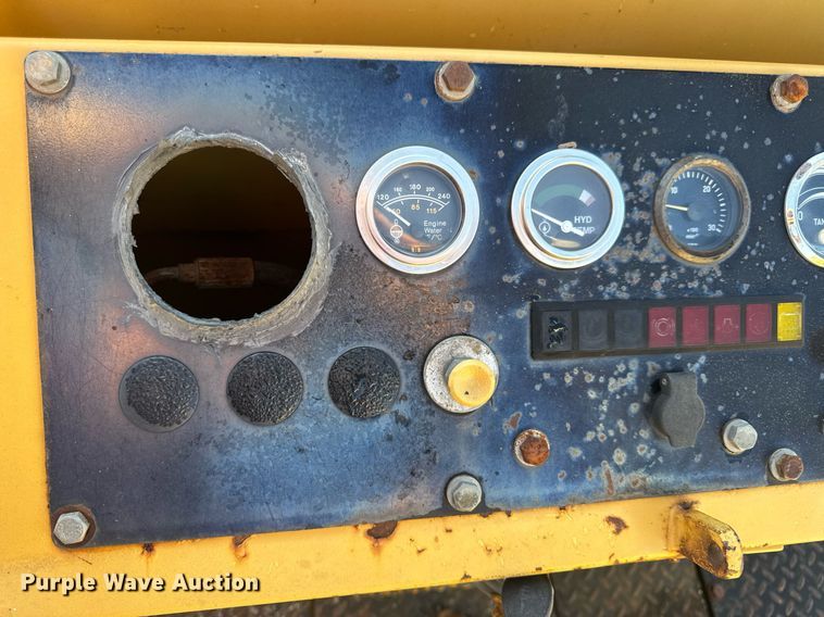 image for item EN4608 1987 Bomag BW12R pneumatic roller