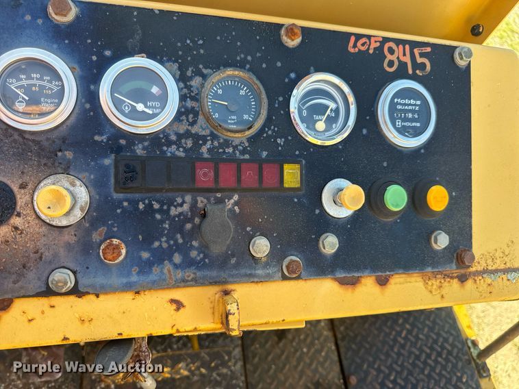 image for item EN4608 1987 Bomag BW12R pneumatic roller