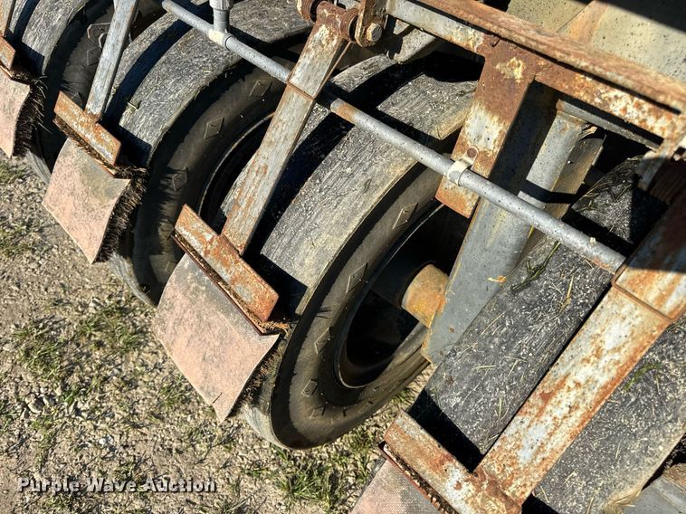 image for item EN4608 1987 Bomag BW12R pneumatic roller