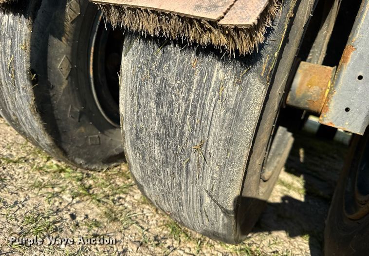 image for item EN4608 1987 Bomag BW12R pneumatic roller