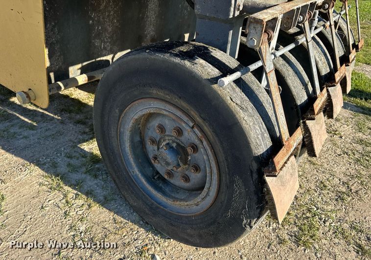 image for item EN4608 1987 Bomag BW12R pneumatic roller