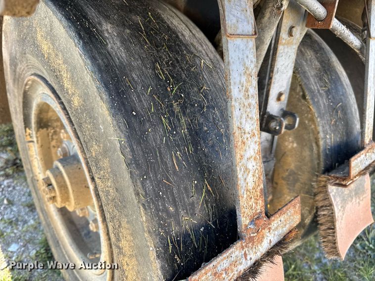 image for item EN4608 1987 Bomag BW12R pneumatic roller