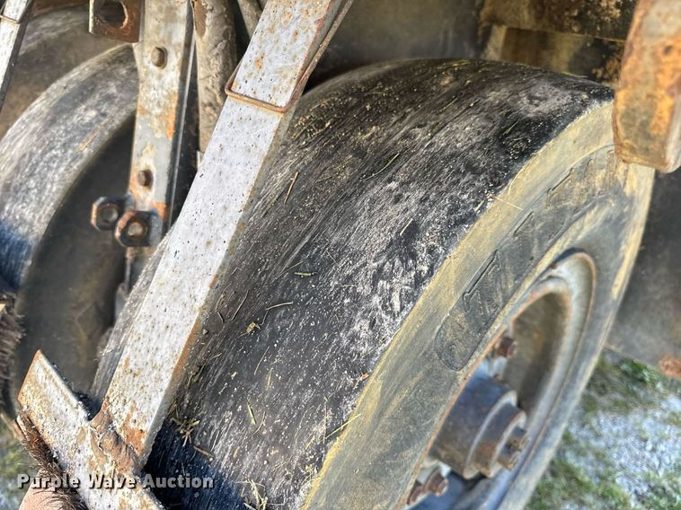 image for item EN4608 1987 Bomag BW12R pneumatic roller