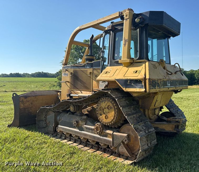 image for item EN4609 1997 Caterpillar D6M dozer