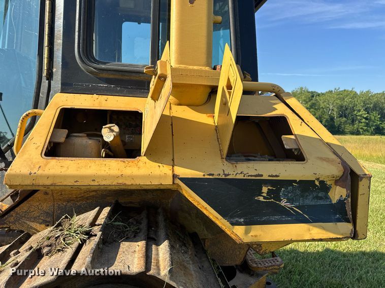 image for item EN4609 1997 Caterpillar D6M dozer