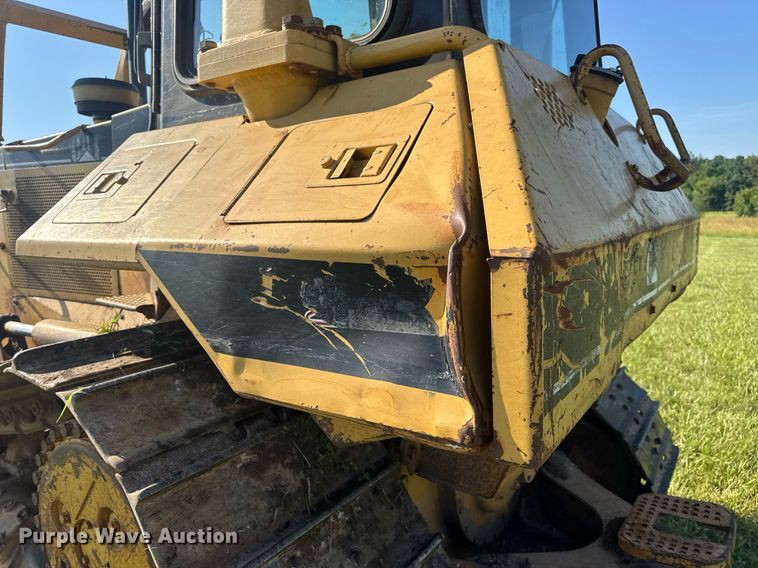 image for item EN4609 1997 Caterpillar D6M dozer