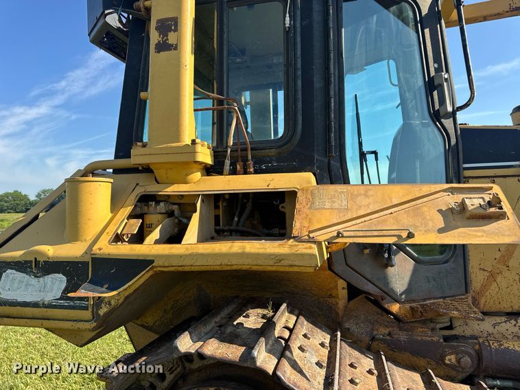 image for item EN4609 1997 Caterpillar D6M dozer