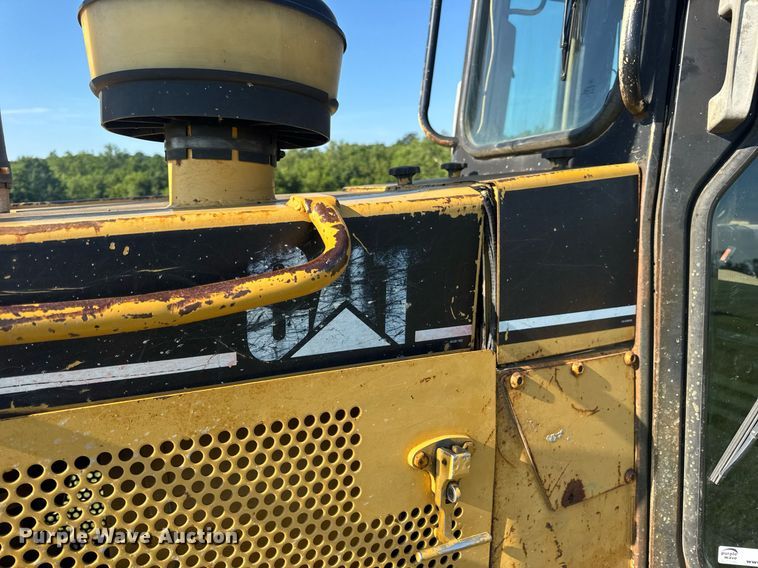 image for item EN4609 1997 Caterpillar D6M dozer