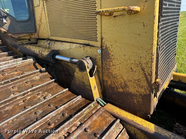 image for item EN4609 1997 Caterpillar D6M dozer