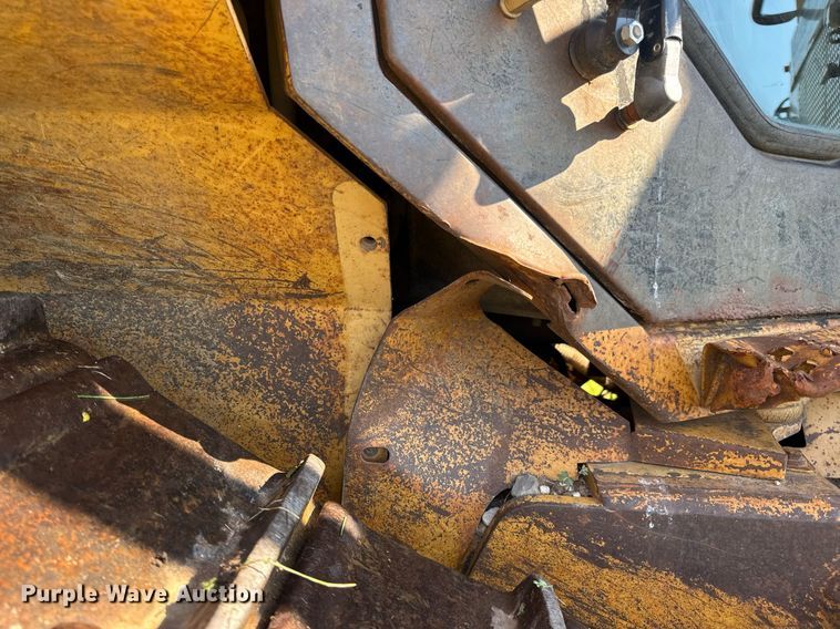 image for item EN4609 1997 Caterpillar D6M dozer