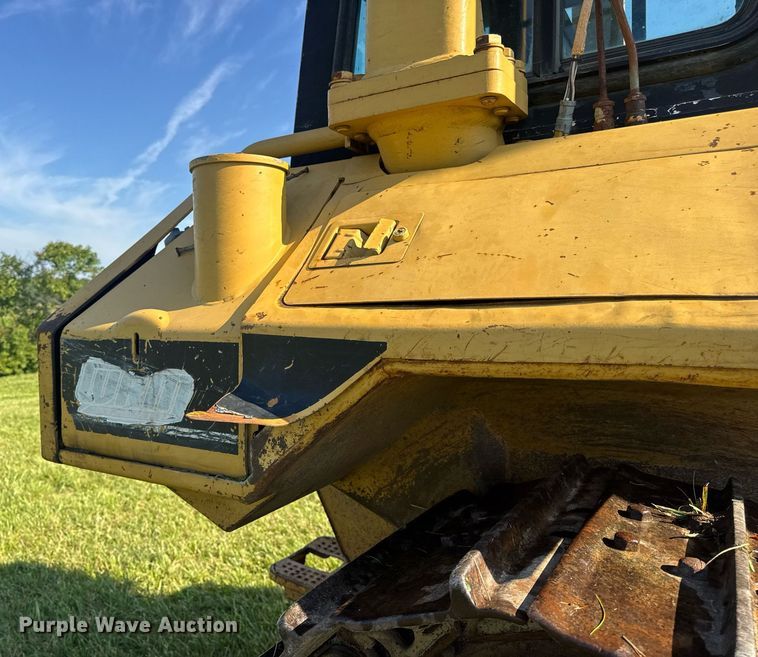 image for item EN4609 1997 Caterpillar D6M dozer