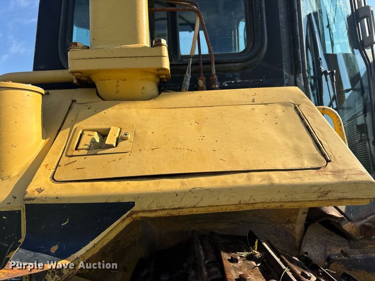 image for item EN4609 1997 Caterpillar D6M dozer