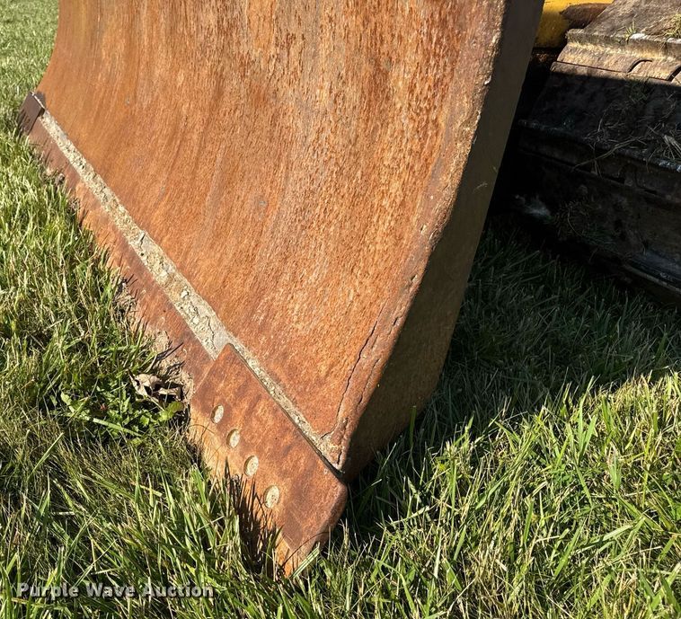 image for item EN4609 1997 Caterpillar D6M dozer