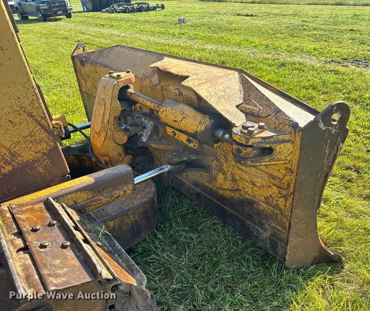 image for item EN4609 1997 Caterpillar D6M dozer