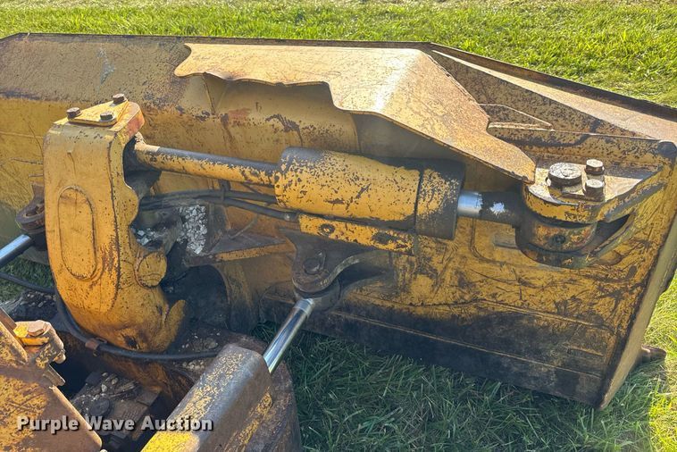 image for item EN4609 1997 Caterpillar D6M dozer