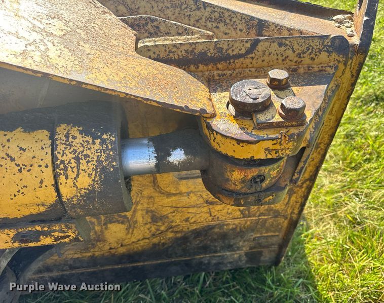 image for item EN4609 1997 Caterpillar D6M dozer