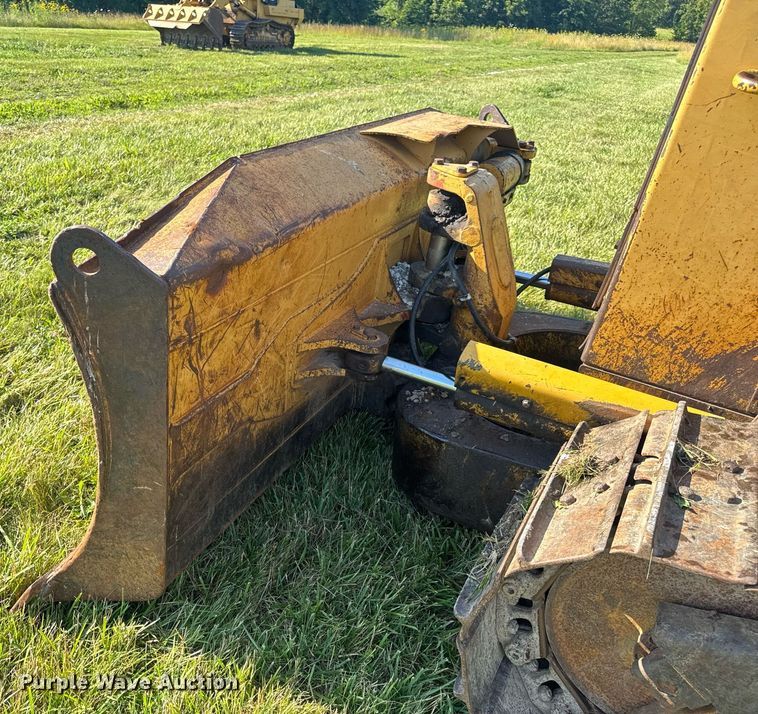 image for item EN4609 1997 Caterpillar D6M dozer