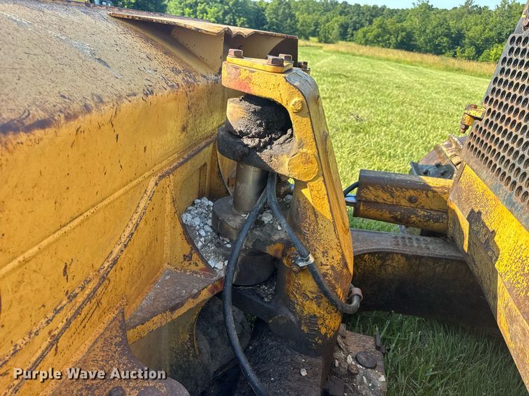 image for item EN4609 1997 Caterpillar D6M dozer