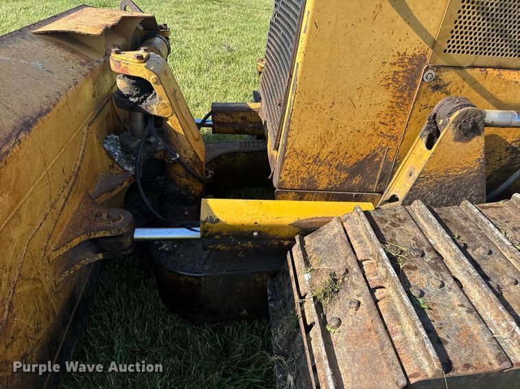 image for item EN4609 1997 Caterpillar D6M dozer