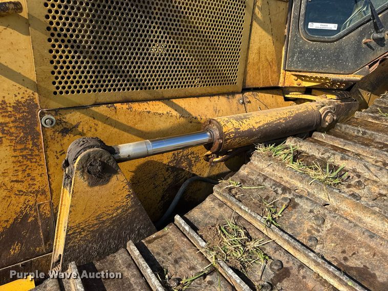 image for item EN4609 1997 Caterpillar D6M dozer