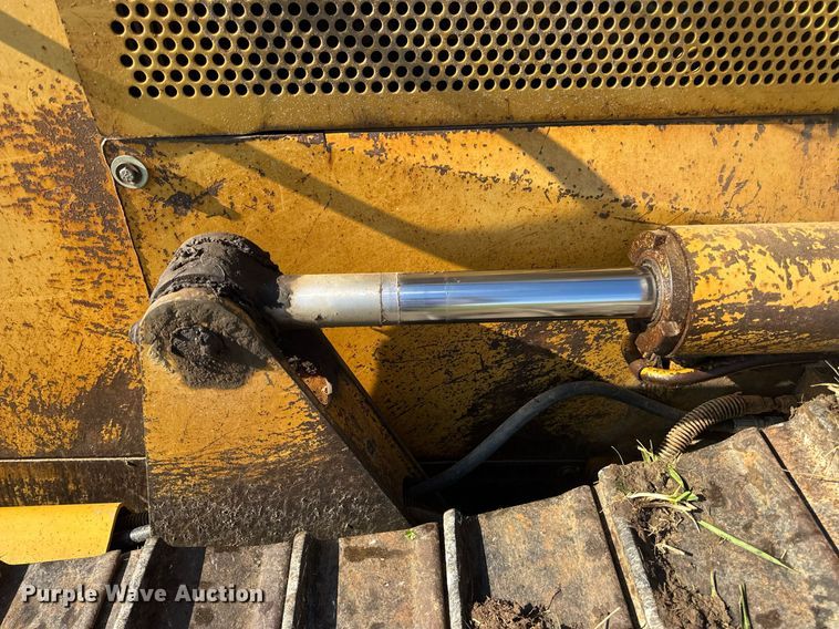 image for item EN4609 1997 Caterpillar D6M dozer