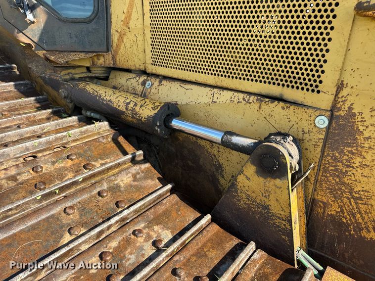 image for item EN4609 1997 Caterpillar D6M dozer