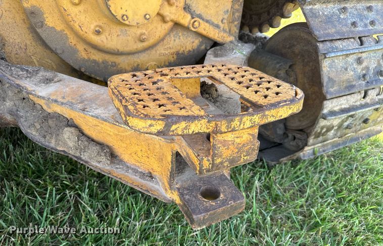 image for item EN4609 1997 Caterpillar D6M dozer