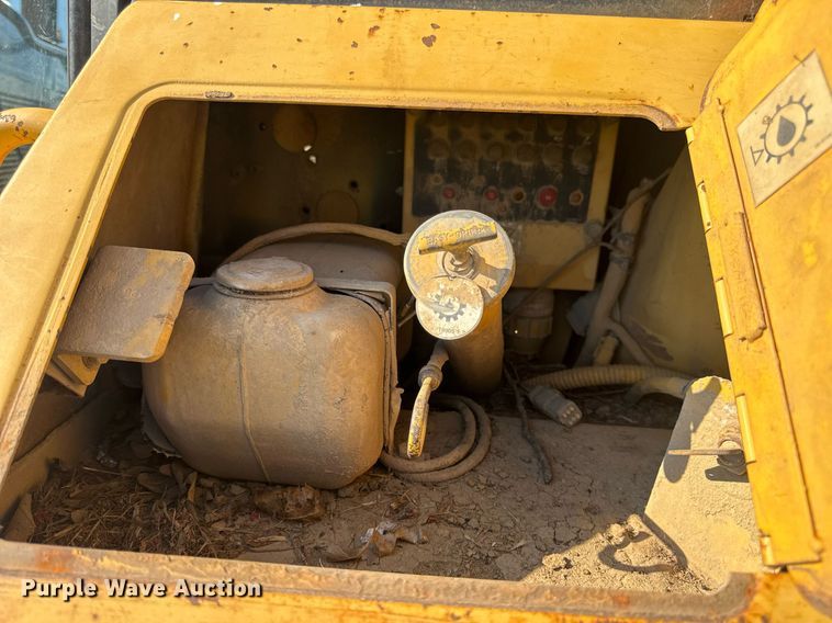 image for item EN4609 1997 Caterpillar D6M dozer