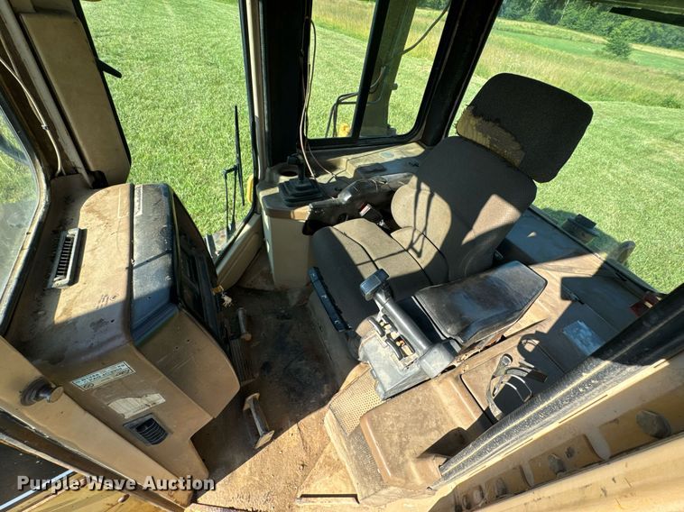 image for item EN4609 1997 Caterpillar D6M dozer