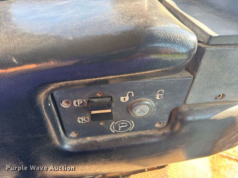 image for item EN4609 1997 Caterpillar D6M dozer