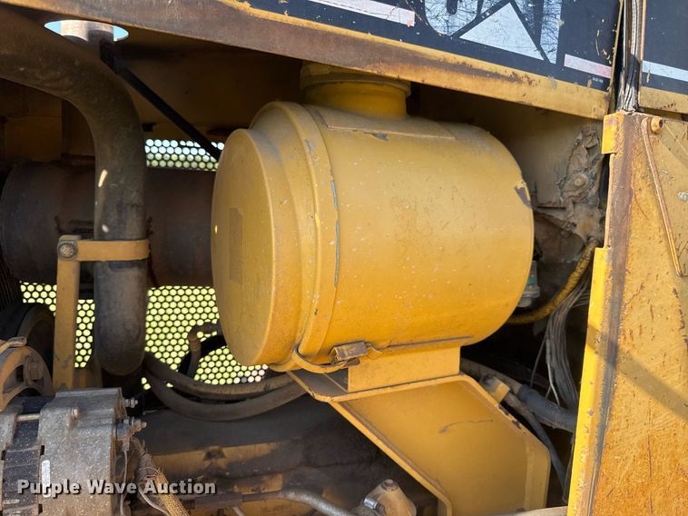 image for item EN4609 1997 Caterpillar D6M dozer