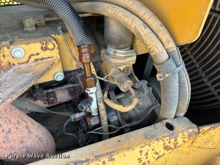 image for item EN4609 1997 Caterpillar D6M dozer