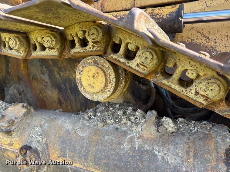 image for item EN4609 1997 Caterpillar D6M dozer